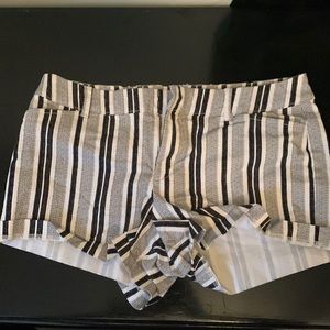 Old Navy Pixie Mid Rise Shorts